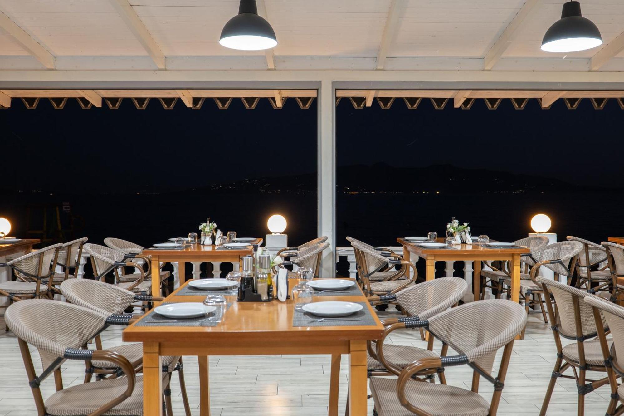 Hotel Kompleks Joni Sarande Exterior photo
